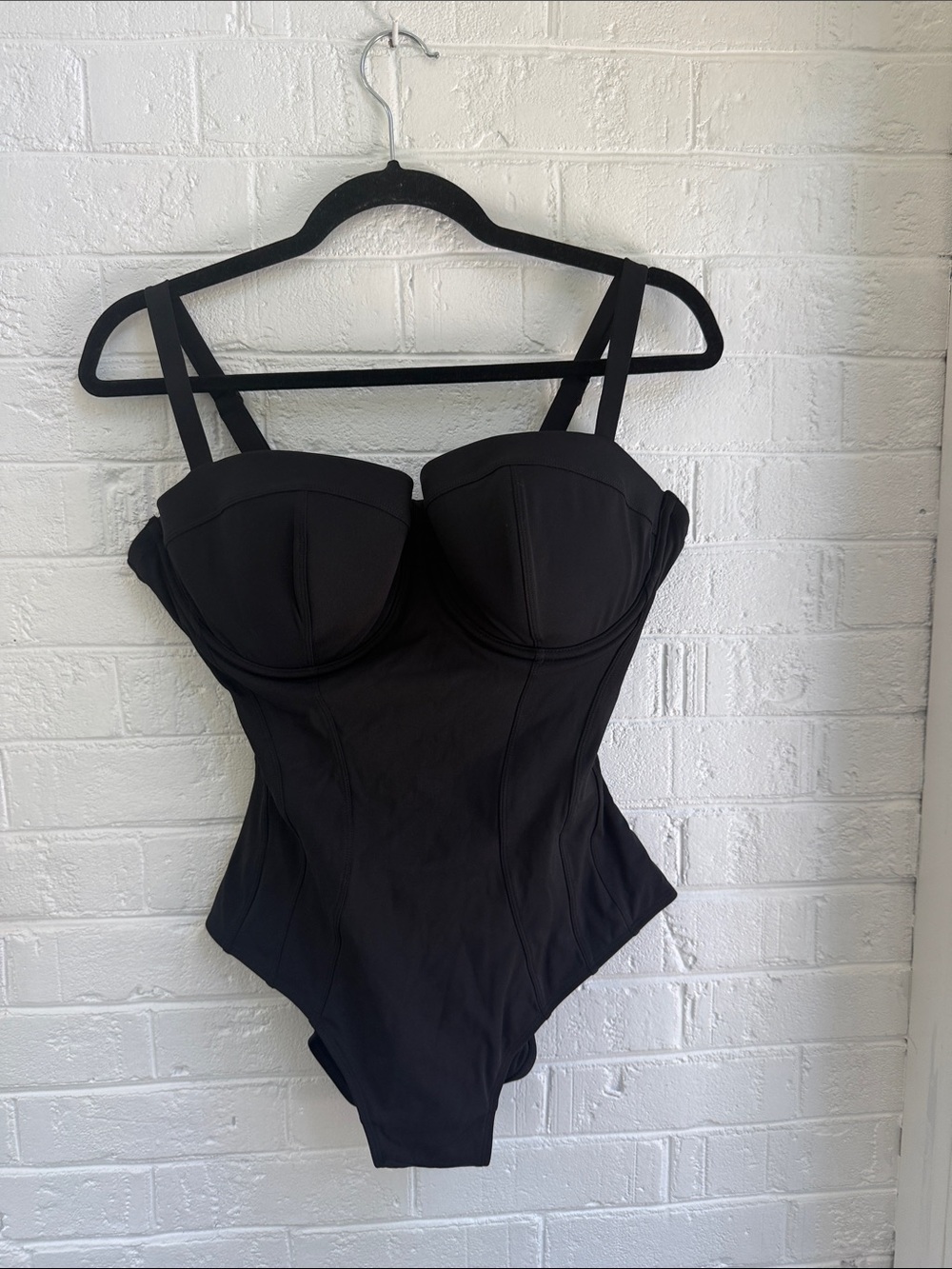 23. NWOT TA3 $ 175 MEDIUM SHORT TORSO F/G CUP LUSHY STYLE